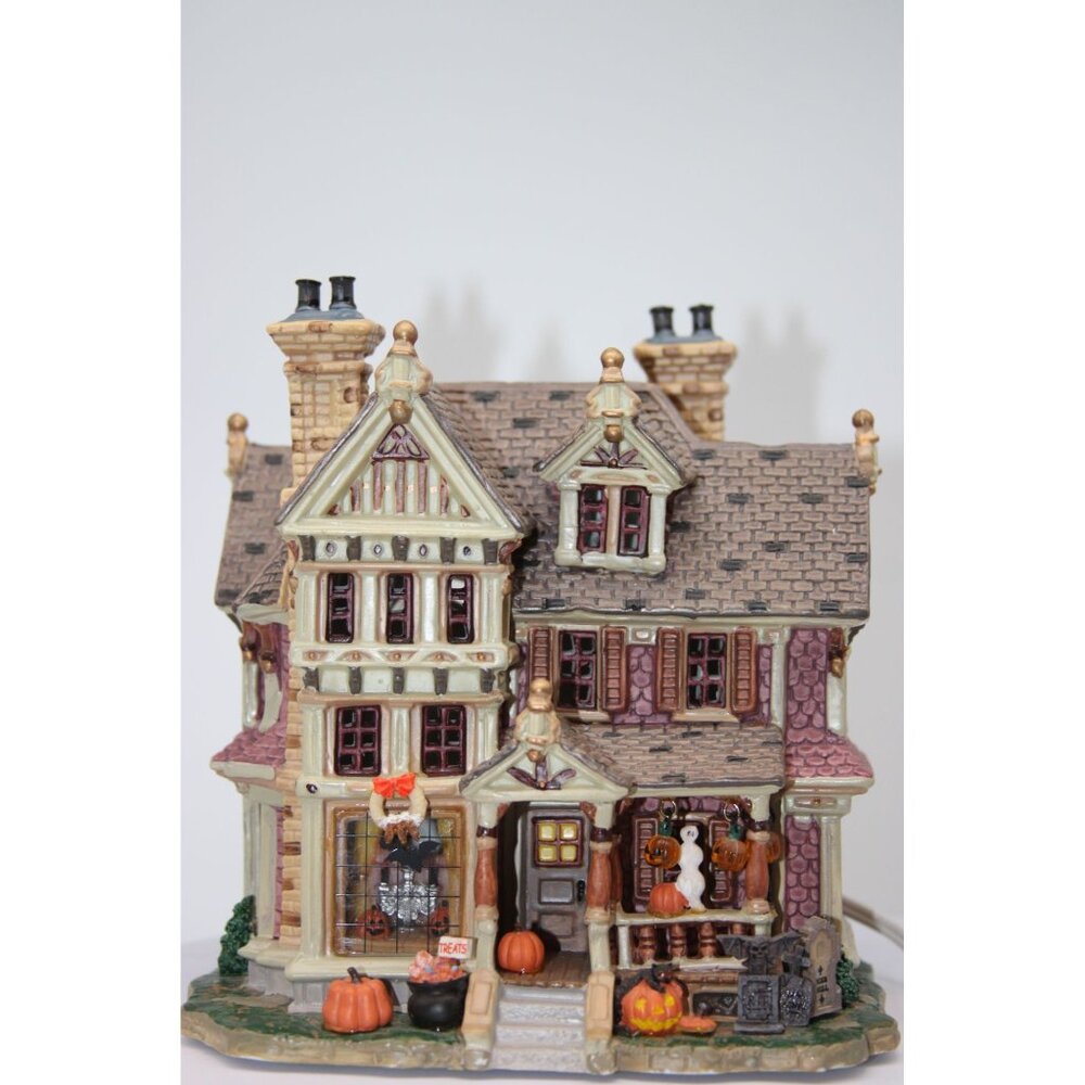 Lemax Spooky Town Village - Trick or Treaters House - Picture 2 of 7